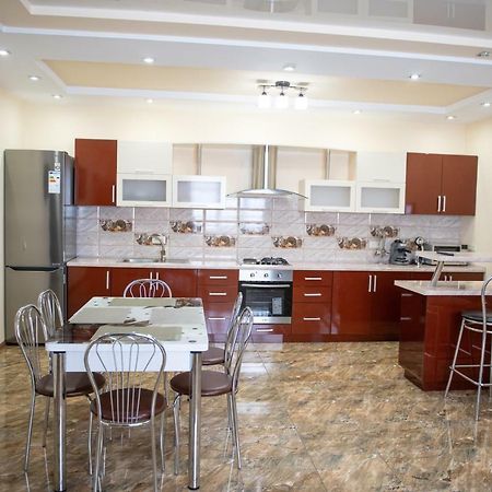 Затишна Оселя Lägenhet Mizhhirya  Exteriör bild