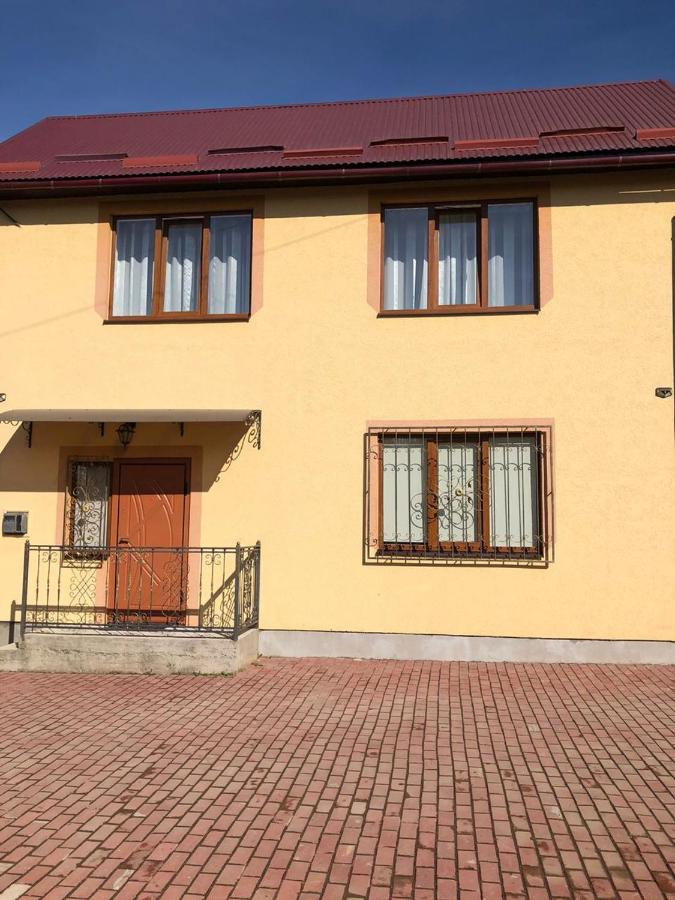 Затишна Оселя Lägenhet Mizhhirya  Exteriör bild