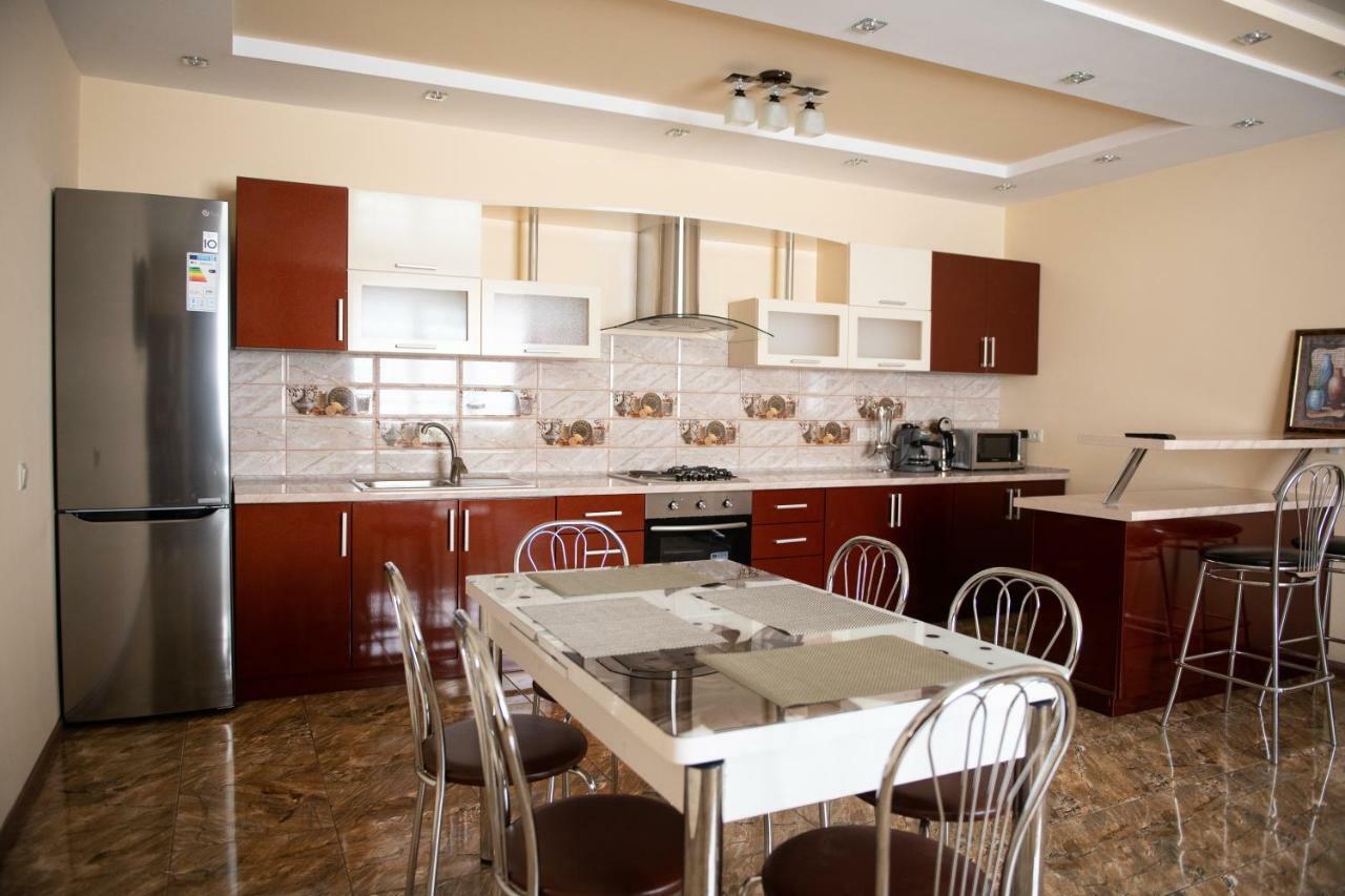 Затишна Оселя Lägenhet Mizhhirya  Exteriör bild